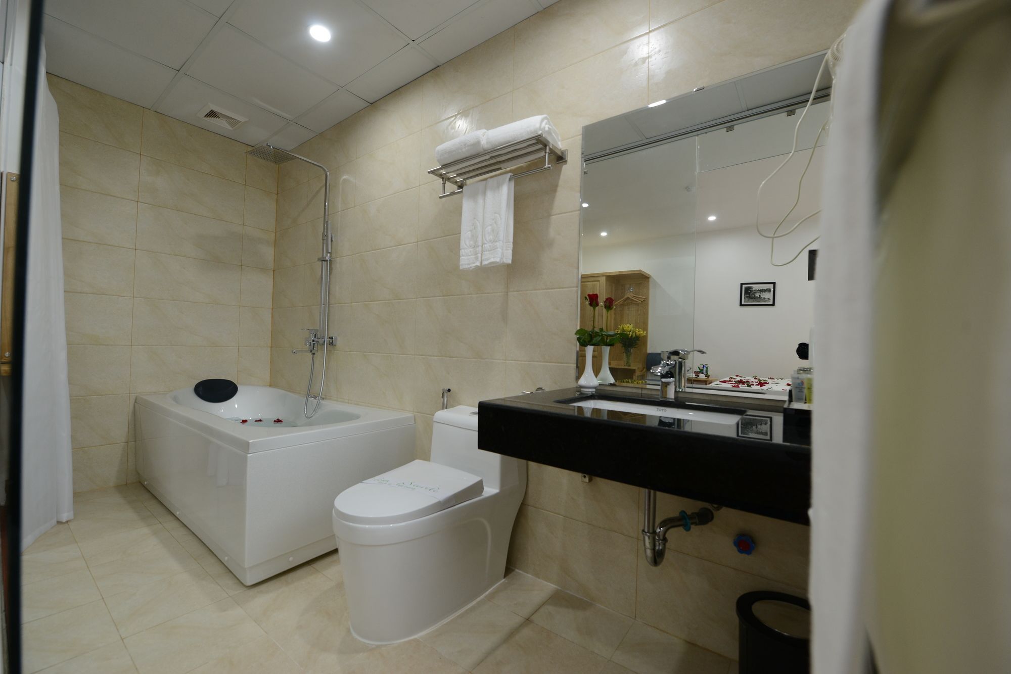 Blue Hanoi Inn City Hotel Екстер'єр фото